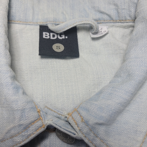 Women's BDG Urban Outfitters Light Blue Distressed Denim Vest Size Small - Picture 8 of 12